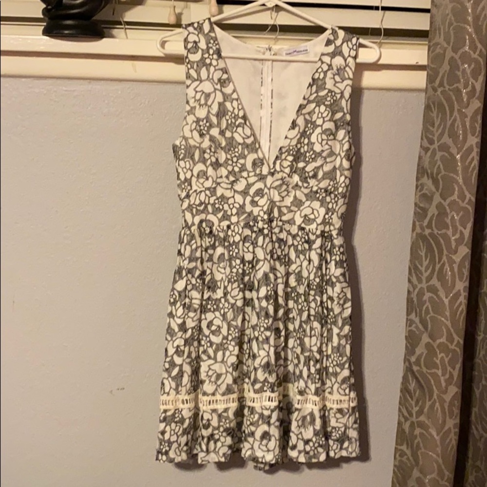 Dainty hooligan the cut mid length dress
